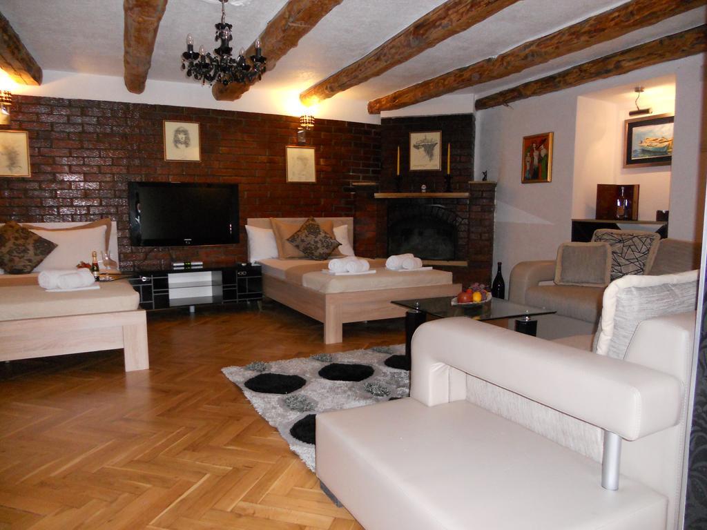 Djukovic Apartment